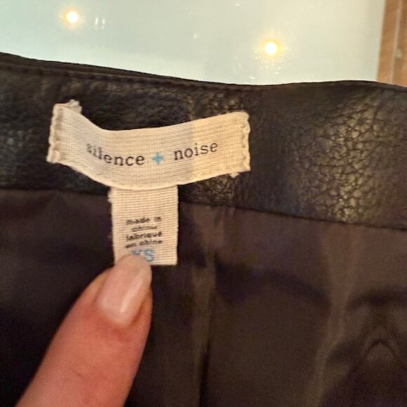 Pre-loved Black Pleather Mini Skirt with Zipper Pockets - Size XS - Picture 3 of 3
